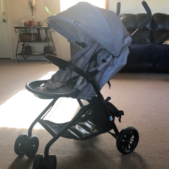 Evenflo baby stroller - Picture 1 of 4